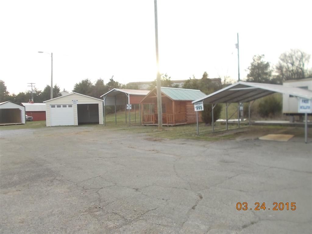 1102 N Congress Pkwy, Athens, TN 37303